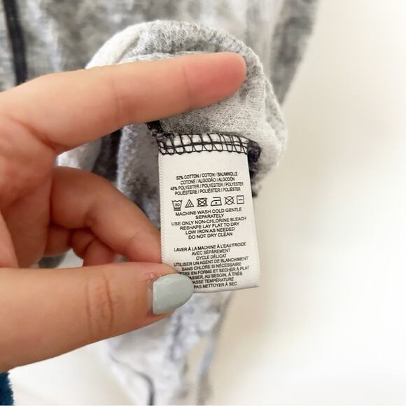 Ecote Lightweight Thermal Top Tie Front Gray White V-Neck Long Sleeve Pullover - Picture 6 of 7